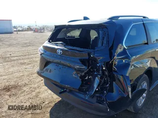 2025 Toyota Sienna XLE with VIN 5TDYRKEC3SS242899, listed as a IAAI auction lot 42054872 with 1,830 mi miles. Bid and sale history available at carsss.com. Image 6.