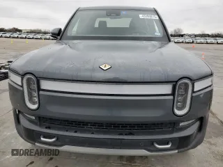 2022 Rivian R1T Launch Edition with VIN 7FCTGAAL7NN002288, listed as a Copart auction lot 43393815 with 46,927 mi miles and Salvage Title. Bid and sale history available at carsss.com. Image 5.