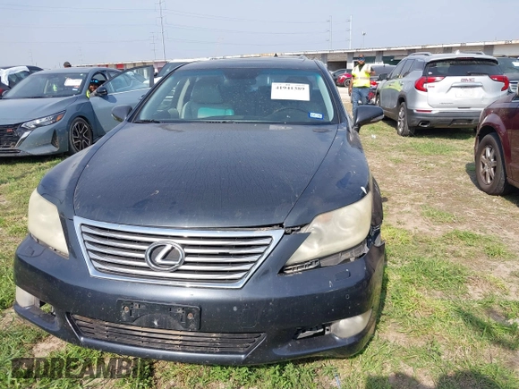 2011 Lexus LS 460 z VIN JTHCL5EF8B5011217, wystawiony jako IAAI lot #41941389 z przebiegiem Nie podano mil oraz . Historia ofert i sprzedaży dostępna na DreamBid. Obrazek 6.