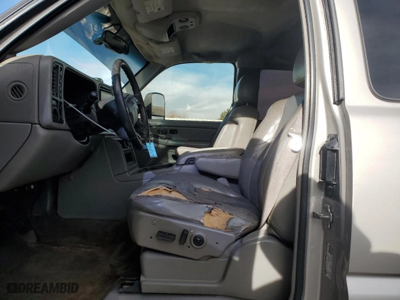 2004 GMC Sierra 1500 SLT with VIN 1GTEK19TX4E376829, listed as a Copart auction lot 45041115 with 246,952 mi miles and Salvage Title. Bid and sale history available at carsss.com. Image 7.