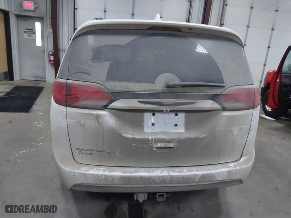2019 Chrysler Pacifica Touring L Plus with VIN 2C4RC1EG8KR615835, listed as a IAAI auction lot 41290273 with 91,950 mi miles. Bid and sale history available at carsss.com. Image 16.