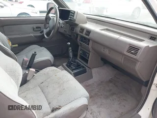 1995 Isuzu Rodeo LS with VIN 4S2CG58V1S4347343, listed as a IAAI auction lot 42584855 with 247,889 mi miles and . Bid and sale history available at DreamBid. Image 5.
