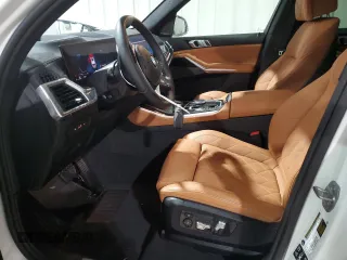 2025 BMW X5 xDrive40i with VIN 5UX23EU09S9Z39667, listed as a Copart auction lot 51668845 with 2,792 mi miles and Clean Title. Bid and sale history available at carsss.com. Image 7.