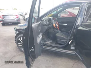 2019 Nissan Kicks SR with VIN 3N1CP5CU3KL511537, listed as a IAAI auction lot 41910349 with 35,395 mi miles. Bid and sale history available at carsss.com. Image 5.