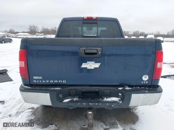 2007 Chevrolet Silverado 1500 LT w/1LT with VIN 3GCEK13367G527073, listed as a IAAI auction lot 41481444 with 169,642 mi miles. Bid and sale history available at carsss.com. Image 16.