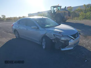 2016 Nissan Altima 2.5 S with VIN 1N4AL3APXGN347668, listed as a IAAI auction lot 40896051 with 166,232 mi miles. Bid and sale history available at carsss.com. Image 1.