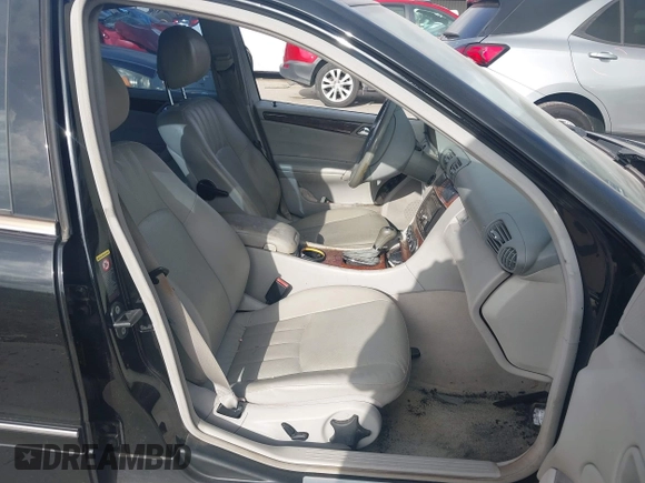 2006 Mercedes-Benz C 280 Luxury с VIN WDBRF92H96F813189, выставлен на аукционе IAAI как лот 42541910 с пробегом Не указан миль и . История ставок и продаж доступна на DreamBid. Изображение 5.