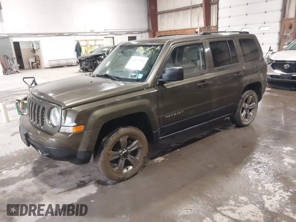 2015 Jeep Patriot Latitude z VIN 1C4NJRFB9FD417747, wystawiony jako IAAI lot #42527555 z przebiegiem 290 316 mil mil oraz . Historia ofert i sprzedaży dostępna na DreamBid. Obrazek 2.