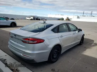 2019 Ford Fusion S with VIN 3FA6P0G71KR104255, listed as a Copart auction lot 47072525 with 69,447 mi miles and Clean Title. Bid and sale history available at carsss.com. Image 3.