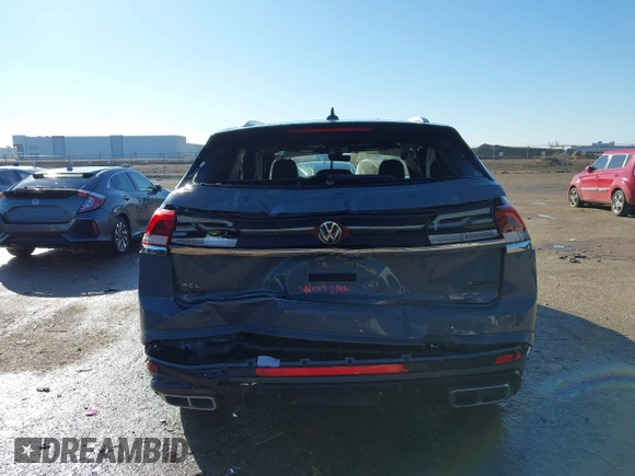 2024 Volkswagen Atlas SEL Premium R-Line z VIN 1V2FE2CA9RC223529, wystawiony jako IAAI lot #41188547 z przebiegiem 24 711 mil mil oraz . Historia ofert i sprzedaży dostępna na DreamBid. Obrazek 16.