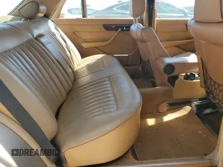 1987 Mercedes-Benz 420 with VIN WDBCA35D0HA311262, listed as a Copart auction lot 71760554 with 185,520 mi miles and Salvage Title. Bid and sale history available at carsss.com. Image 10.