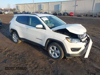 2018 Jeep Compass Latitude with VIN 3C4NJDBB6JT238528, listed as a IAAI auction lot 41761498 with 59,191 mi miles. Bid and sale history available at carsss.com. Image 1.