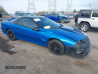 1996 Chevrolet Camaro z VIN 2G1FP22K6T2103872, wystawiony jako IAAI lot #42003553 z przebiegiem 110 940 mil mil oraz . Historia ofert i sprzedaży dostępna na DreamBid. Obrazek 1.