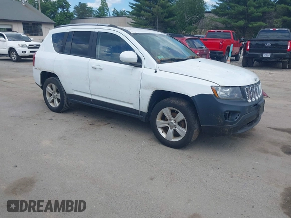 2016 Jeep Compass Latitude z VIN 1C4NJDEB6GD596061, wystawiony jako IAAI lot #42623673 z przebiegiem 180 777 mil mil oraz . Historia ofert i sprzedaży dostępna na DreamBid. Obrazek 1.