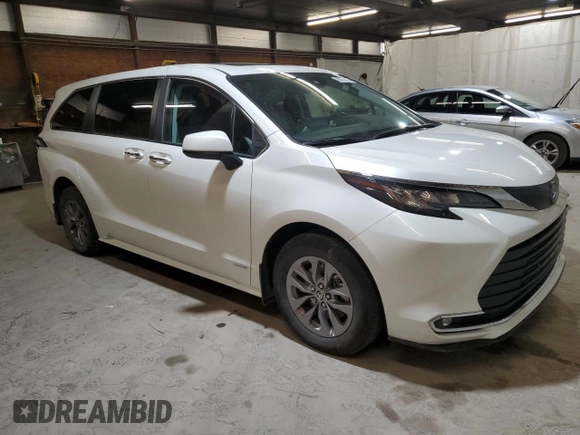 2021 Toyota Sienna XLE с VIN 5TDYSKFC7MS031162, выставлен на аукционе Copart как лот 48371475 с пробегом 47 536 миль миль и Списание • Salvage title. История ставок и продаж доступна на DreamBid. Изображение 4.
