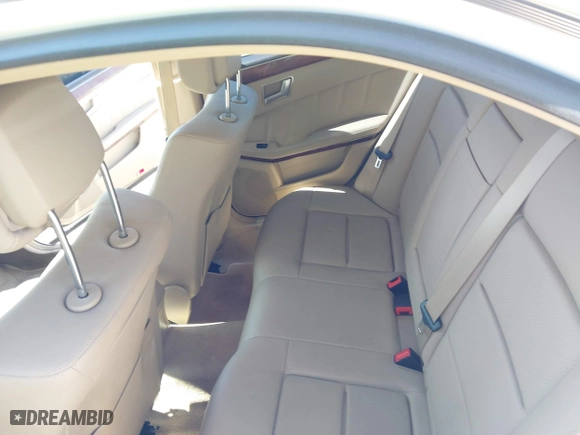 2013 Mercedes-Benz E-Class E 350 Luxury with VIN WDDHF5KB8DA729768, listed as a IAAI auction lot 42004944 with 184,587 mi miles. Bid and sale history available at carsss.com. Image 8.
