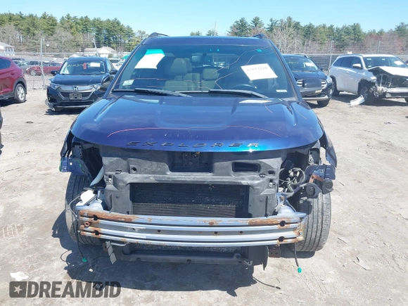 2011 Ford Explorer XLT with VIN 1FMHK8D82BGA29212, listed as a IAAI auction lot 42033218 with 197,999 mi miles and . Bid and sale history available at carsss.com. Image 12.