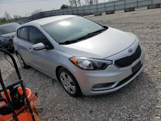 2016 Kia Forte LX z VIN KNAFK5A83G5647749, wystawiony jako Copart lot #47702034 z przebiegiem 75 492 mil mil oraz Szkoda całkowita • Salvage title. Historia ofert i sprzedaży dostępna na DreamBid. Obrazek 4.