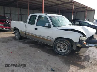 2001 Chevrolet Silverado 1500 LS with VIN 2GCEC19T111123764, listed as a IAAI auction lot 41902984 with 198,541 mi miles. Bid and sale history available at carsss.com. Image 1.
