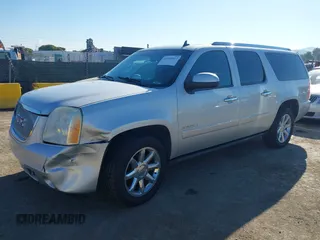 2010 GMC Yukon XL Denali with VIN 1GKUKMEF0AR176578, listed as a IAAI auction lot 41444927 with 175,100 mi miles. Bid and sale history available at carsss.com. Image 17.