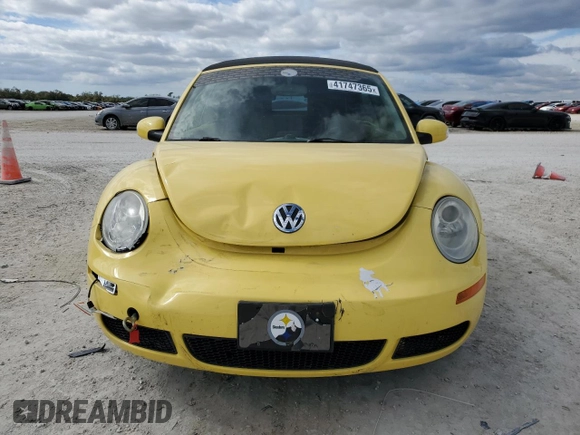 2008 Volkswagen Beetle SE with VIN 3VWRF31Y68M415714, listed as a Copart auction lot 41747365 with 84,406 mi miles and Salvage title. Bid and sale history available at DreamBid. Image 5.