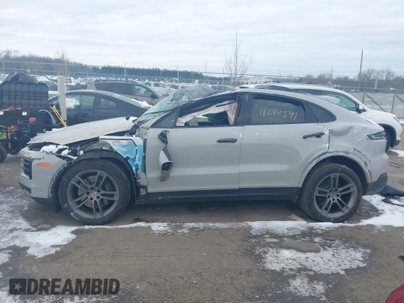 2024 Porsche Cayenne with VIN WP1BA2AY1RDA52862, listed as a IAAI auction lot 41262541 with 13,084 mi miles and . Bid and sale history available at DreamBid. Image 15.