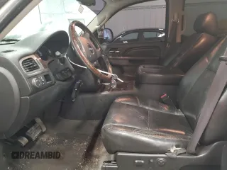 2011 GMC Sierra 1500 Denali z VIN 3GTP2XE26BG304637, wystawiony jako Copart lot #45878555 z przebiegiem 164 755 mil mil oraz Szkody całkowita. Historia ofert i sprzedaży dostępna na DreamBid. Obrazek 7.