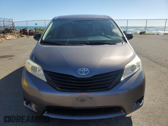 2017 Toyota Sienna L with VIN 5TDZZ3DC7HS895580, listed as a Copart auction lot 81540534 with 47,732 mi miles and Clean Title. Bid and sale history available at DreamBid. Image 5.