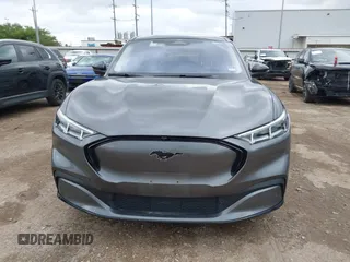 2023 Ford Mustang Mach-E Premium z VIN 3FMTK3SUXPMA84646, wystawiony jako IAAI lot #42202748 z przebiegiem 19 480 mil mil oraz . Historia ofert i sprzedaży dostępna na DreamBid. Obrazek 12.