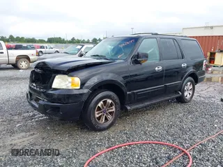 2003 Ford Expedition Eddie Bauer z VIN 1FMPU17L33LA92471, wystawiony jako IAAI lot #42628785 z przebiegiem 238 457 mil mil oraz . Historia ofert i sprzedaży dostępna na DreamBid. Obrazek 2.