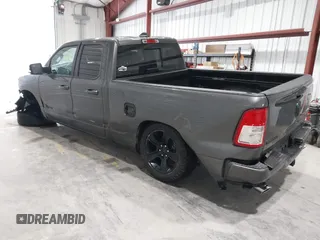 2021 Ram 1500 Big Horn z VIN 1C6SRFBT8MN696504, wystawiony jako IAAI lot #41669093 z przebiegiem 63 356 mil mil oraz . Historia ofert i sprzedaży dostępna na DreamBid. Obrazek 3.