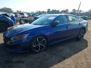 2024 Nissan Altima SR z VIN 1N4BL4CV7RN318069, wystawiony jako IAAI lot #41866453 z przebiegiem 17 378 mil mil oraz . Historia ofert i sprzedaży dostępna na DreamBid. Obrazek 2.