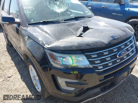 2017 Ford Explorer XLT z VIN 1FM5K8D89HGC22470, wystawiony jako IAAI lot #41771532 z przebiegiem 153 579 mil mil oraz . Historia ofert i sprzedaży dostępna na DreamBid. Obrazek 6.
