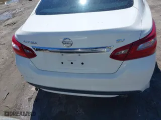 2018 Nissan Altima 2.5 SR with VIN 1N4AL3AP3JC134886, listed as a IAAI auction lot 41806510 with 171,653 mi miles. Bid and sale history available at carsss.com. Image 16.