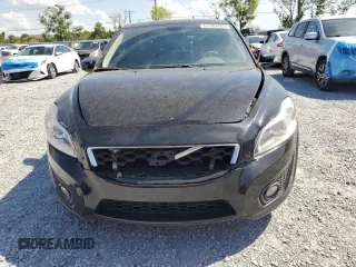 2012 Volvo C30 z VIN YV1672MK7C2278345, wystawiony jako Copart lot #51389405 z przebiegiem 112 612 mil mil oraz Czysty tytuł • Clean title. Historia ofert i sprzedaży dostępna na DreamBid. Obrazek 5.