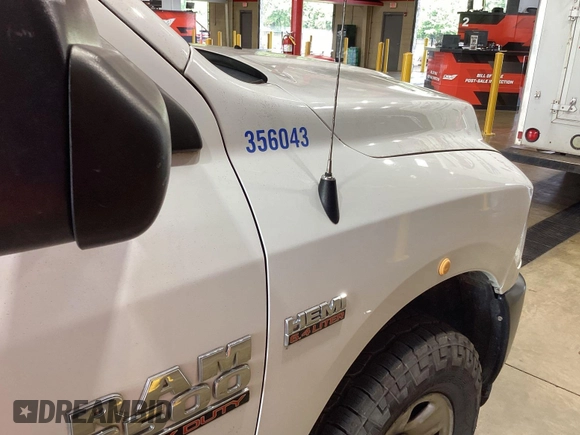 2018 Ram 2500 Tradesman с VIN 3C6UR4HJ8JG274627, выставлен на аукционе IAAI как лот 42575840 с пробегом 152 686 миль миль и . История ставок и продаж доступна на DreamBid. Изображение 35.
