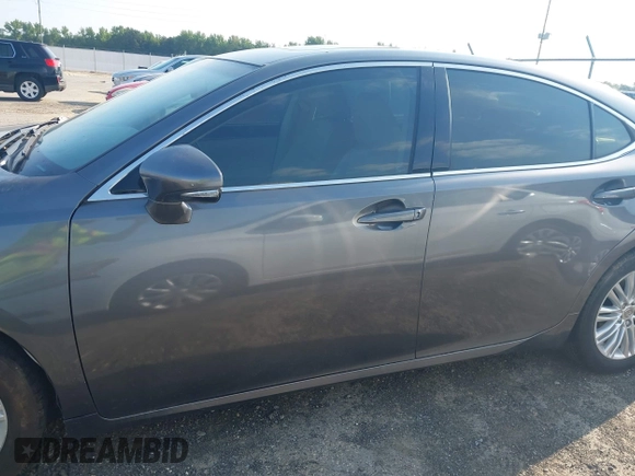 2013 Lexus ES 250 с VIN JTHBK1GG3D2040870, выставлен на аукционе IAAI как лот 42497562 с пробегом 89 929 миль миль и . История ставок и продаж доступна на DreamBid. Изображение 14.