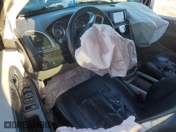 2016 Chrysler Town & Country Touring-L with VIN 2C4RC1CG3GR208581, listed as a Copart auction lot 80206744 with 0 mi miles and Salvage Title. Bid and sale history available at carsss.com. Image 8.