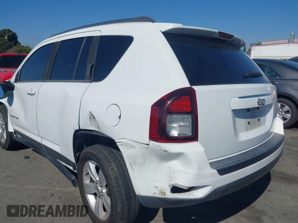 2015 Jeep Compass Sport with VIN 1C4NJCBB0FD122085, listed as a IAAI auction lot 41599772 with 98,155 mi miles. Bid and sale history available at carsss.com. Image 12.