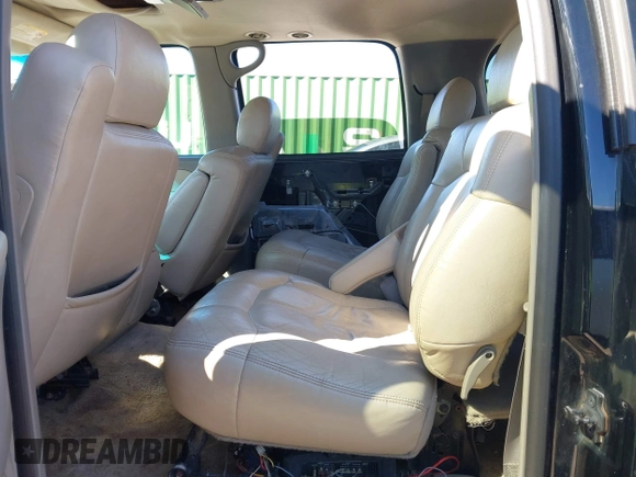 2002 Chevrolet Suburban LT with VIN 3GNFK16Z52G264577, listed as a IAAI auction lot 41881062 with 321,321 mi miles. Bid and sale history available at carsss.com. Image 8.