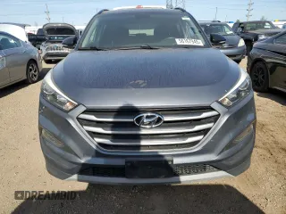 2017 Hyundai Tucson Sport z VIN KM8J3CA29HU480147, wystawiony jako Copart lot #56167945 z przebiegiem 77 945 mil mil oraz Czysty tytuł • Clean title. Historia ofert i sprzedaży dostępna na DreamBid. Obrazek 5.