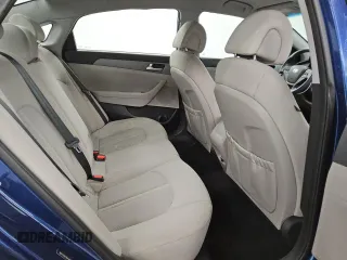 2017 Hyundai Sonata SE z VIN 5NPE24AF8HH481091, wystawiony jako Copart lot #57140915 z przebiegiem 71 033 mil mil oraz Czysty tytuł • Clean title. Historia ofert i sprzedaży dostępna na DreamBid. Obrazek 10.