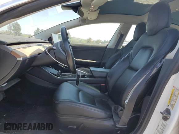 2019 Tesla Model 3 Mid Range with VIN 5YJ3E1EA3KF425125, listed as a Copart auction lot 56072995 with 105,345 mi miles and Salvage Title. Bid and sale history available at DreamBid. Image 7.