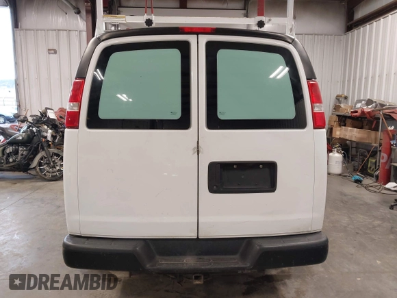 2017 Chevrolet Express Cargo Van with VIN 1GCWGBFF3H1186362, listed as a IAAI auction lot 41943220 with 163,229 mi miles. Bid and sale history available at carsss.com. Image 16.