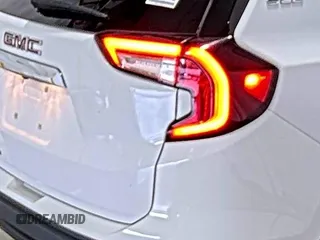 2022 GMC Terrain SLE z VIN 3GKALMEV9NL212210, wystawiony jako IAAI lot #42569102 z przebiegiem 71 097 mil mil oraz . Historia ofert i sprzedaży dostępna na DreamBid. Obrazek 20.