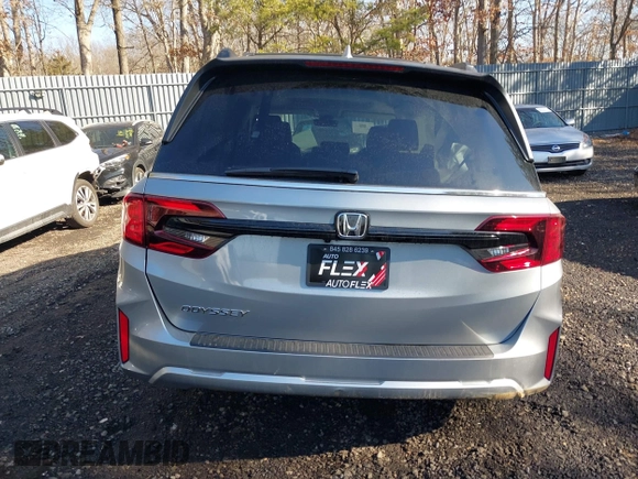 2025 Honda Odyssey EX-L with VIN 5FNRL6H64SB016104, listed as a IAAI auction lot 41456550 with 61 mi miles and . Bid and sale history available at DreamBid. Image 16.