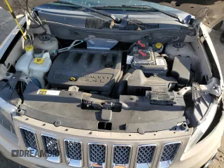 2016 Jeep Compass Latitude with VIN 1C4NJDEB9GD764730, listed as a Copart auction lot 76808544 with 123,937 mi miles and Clean Title. Bid and sale history available at carsss.com. Image 12.