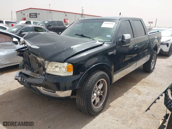 2006 Lincoln Mark LT with VIN 5LTPW16536FJ08167, listed as a IAAI auction lot 41924316 with 207,490 mi miles. Bid and sale history available at carsss.com. Image 18.