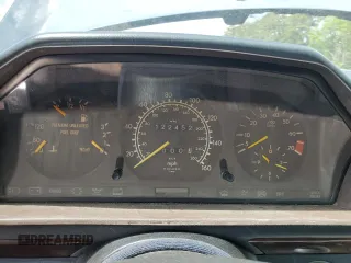 1995 Mercedes-Benz E Class with VIN WDBEA32E7SC246184, listed as a Copart auction lot 52570185 with 122,452 mi miles and Clean Title. Bid and sale history available at carsss.com. Image 9.
