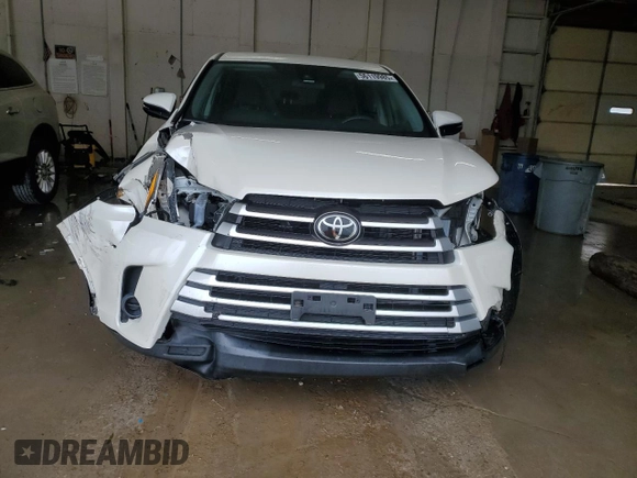 2019 Toyota Highlander LE z VIN 5TDZZRFH4KS310635, wystawiony jako Copart lot #56119985 z przebiegiem 67 360 mil mil oraz Szkoda całkowita • Salvage title. Historia ofert i sprzedaży dostępna na DreamBid. Obrazek 5.